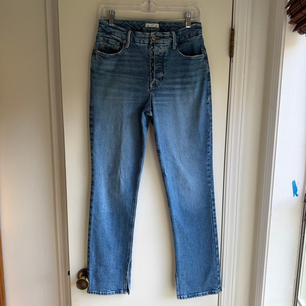 Good American Straight Leg Jeans in Light Blue Wash